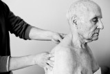 Manual therapy treatment : These images represent a documentary body of work that was created in an attempt to discover and research the Russian speaking community in Boston (USA).