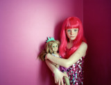 Lexi, Lindenhurst, NY : "American girls" - series of portraits of girls in the US with their look alike dolls.